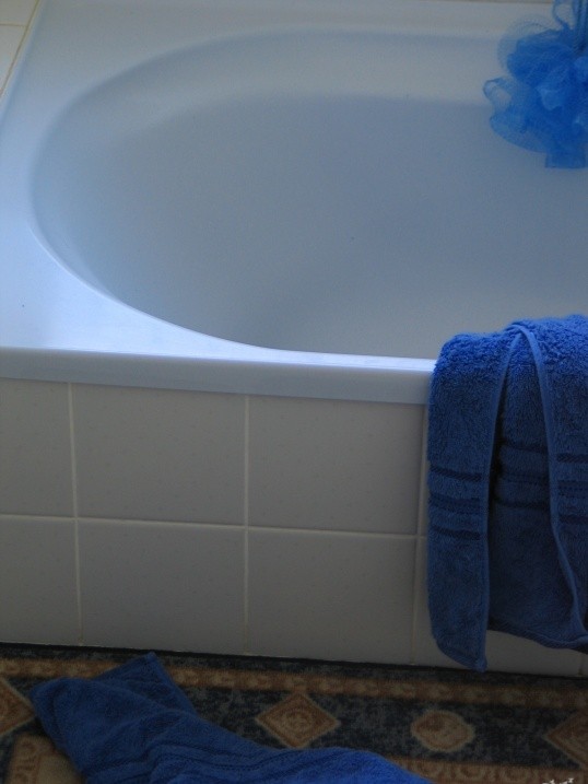 Как избавиться от плесени в ванной?