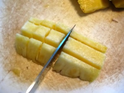Как чистить ананас